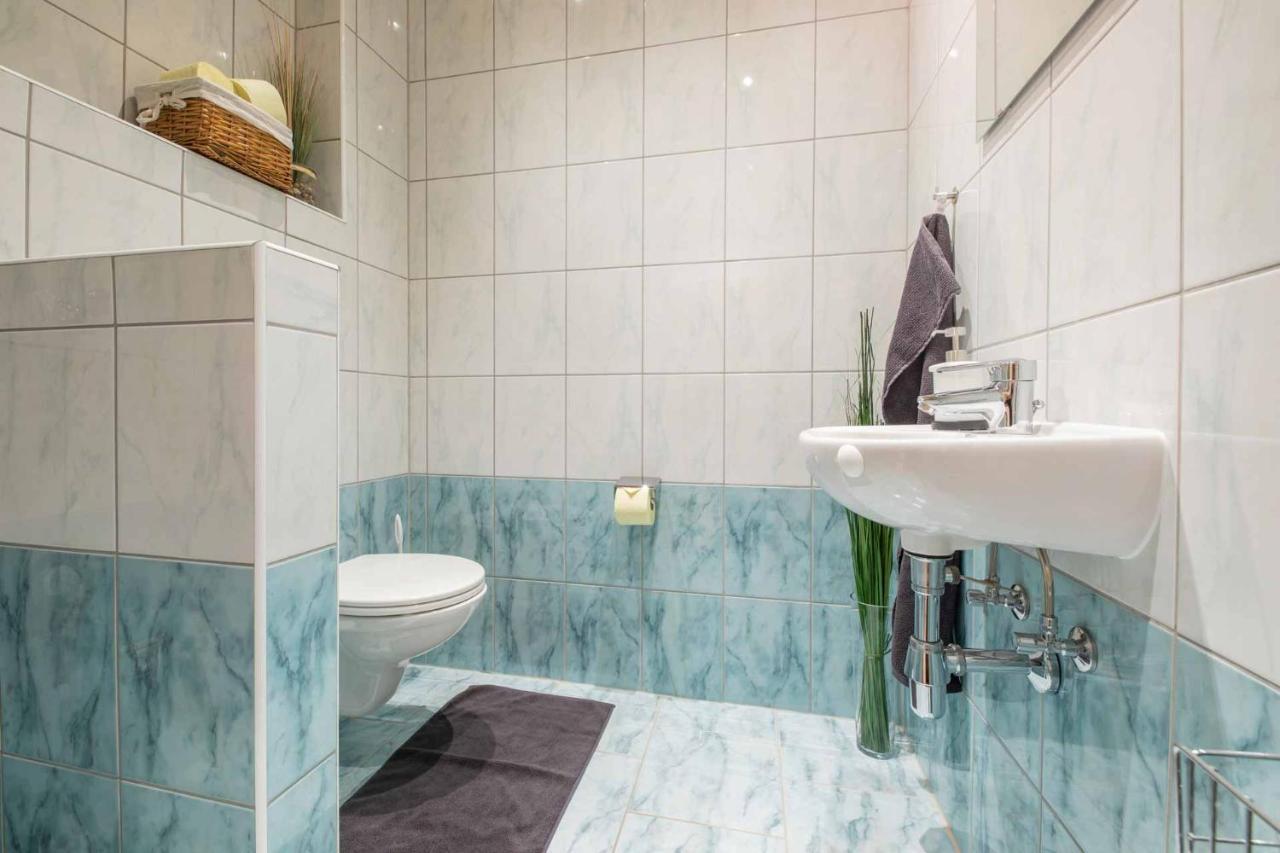 Stern Apartment *
