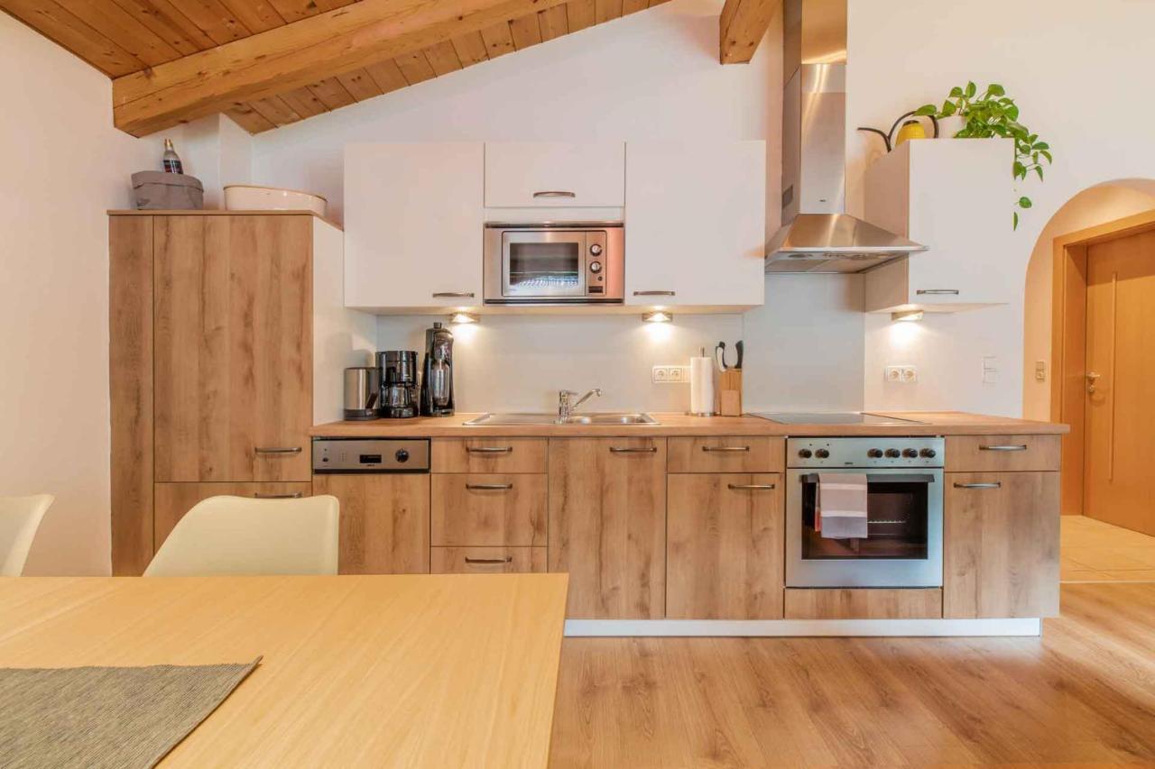 Stern Apartment *